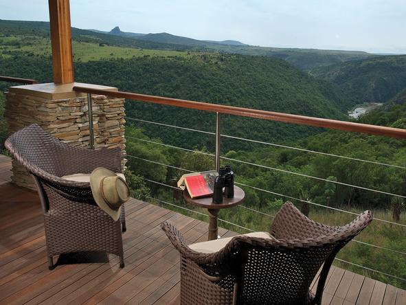 Fugitives' Drift Lodge - Patio